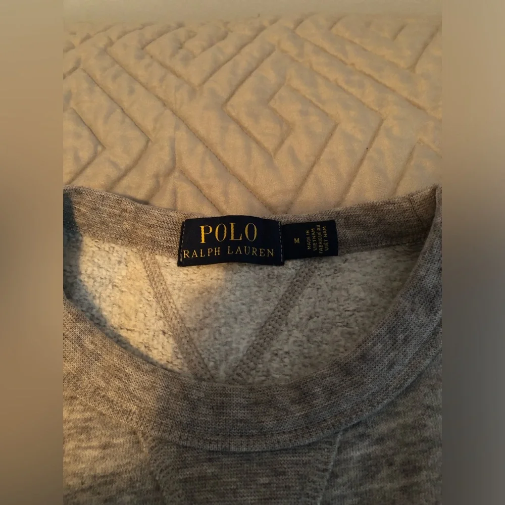 Men’s sweater